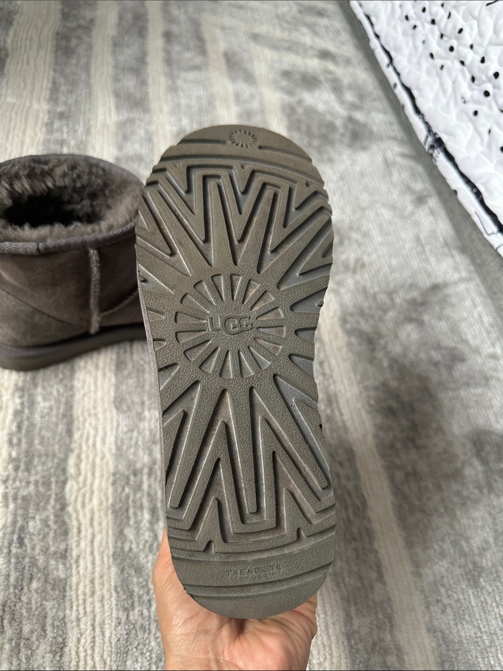 UGG - Picture 11 of 12